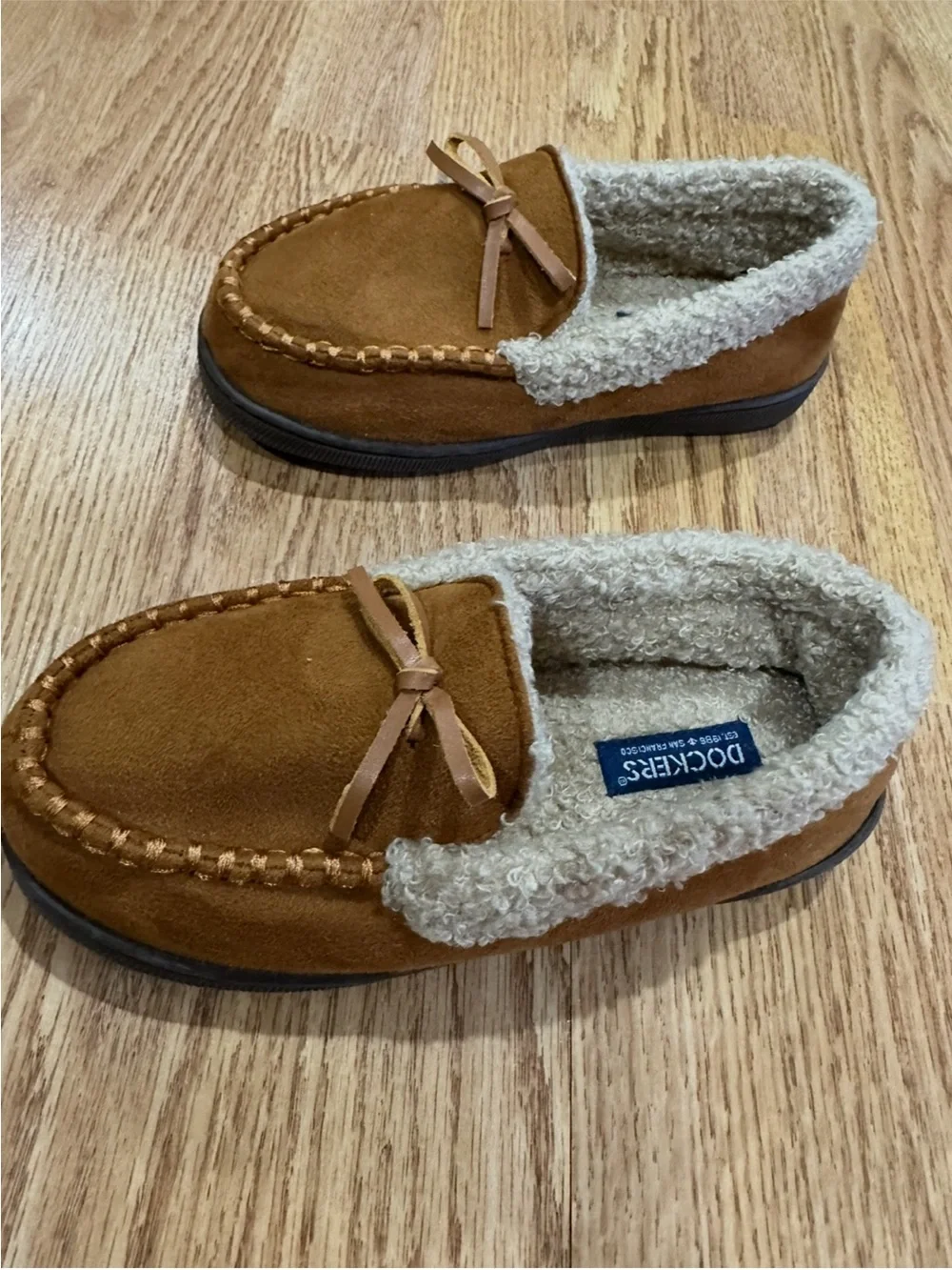 NWOT dockers boys kids size medium/13-1 tan slippers/shoes
